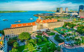 Hotel Cambodiana